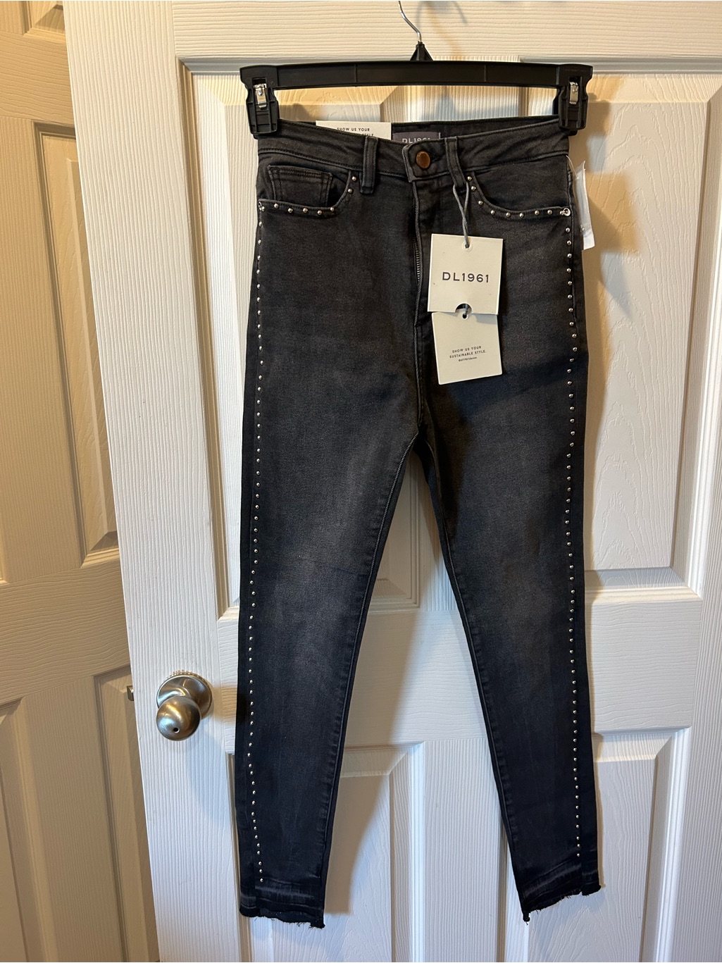 Dl1961 Size 24 Black Stud-Trim Skinny Jeans *Issue-Stud Needs Replaced Included